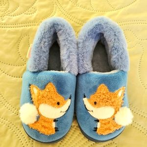 Mario Brand Toddler Slippers Size 16-17 Blue Fox.